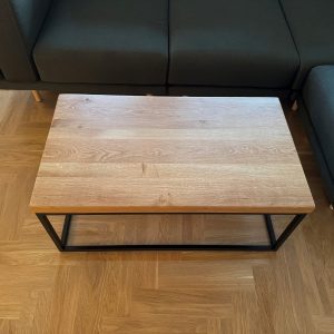 036. Klub sto - hrast