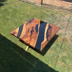 Klub sto - orah / epoxy smola