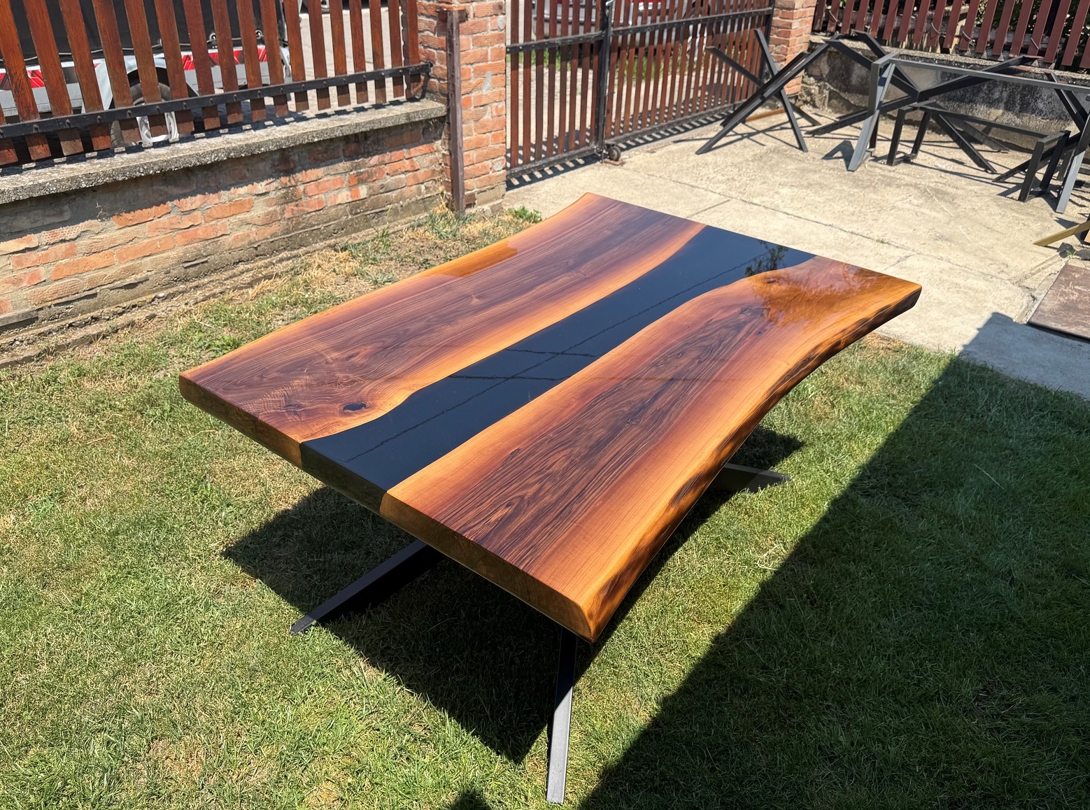 trpezarijski sto pareni orah 160x100x8cm 2 Trpezarijski sto - pareni orah / epoxy smola